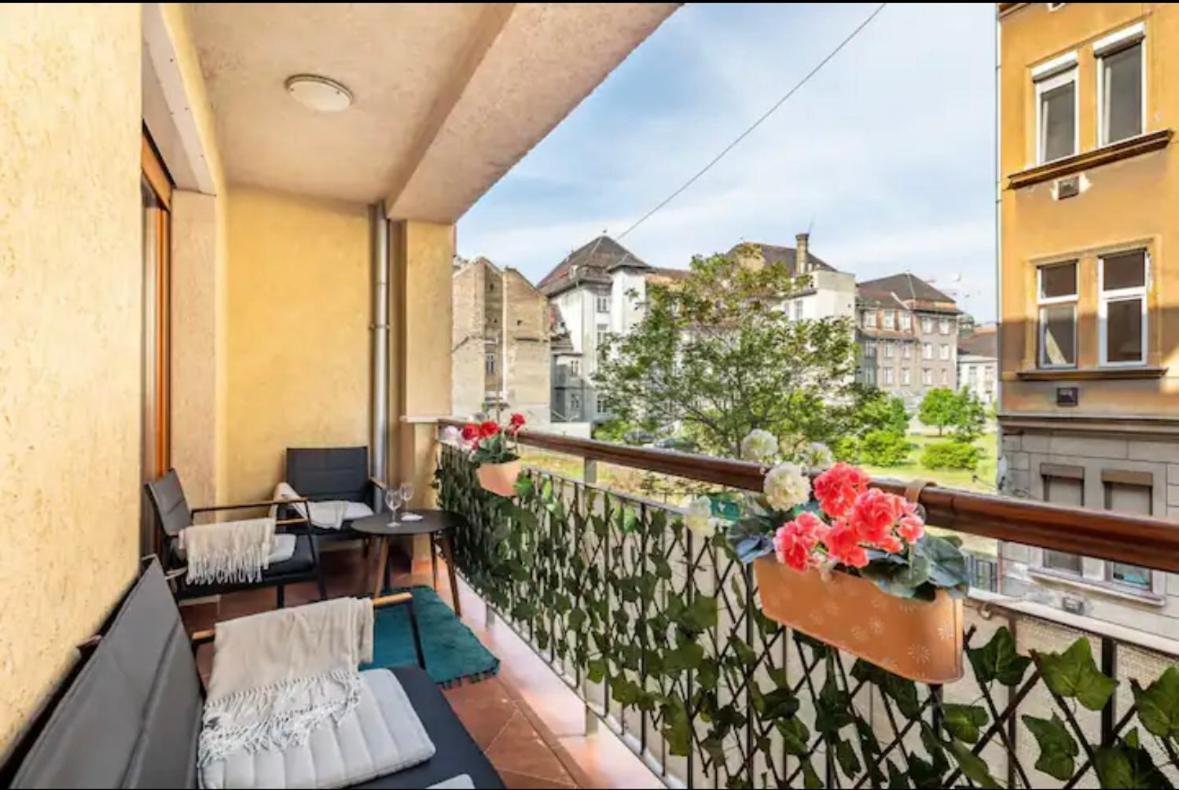 Aurora Residence Budapeste Exterior foto